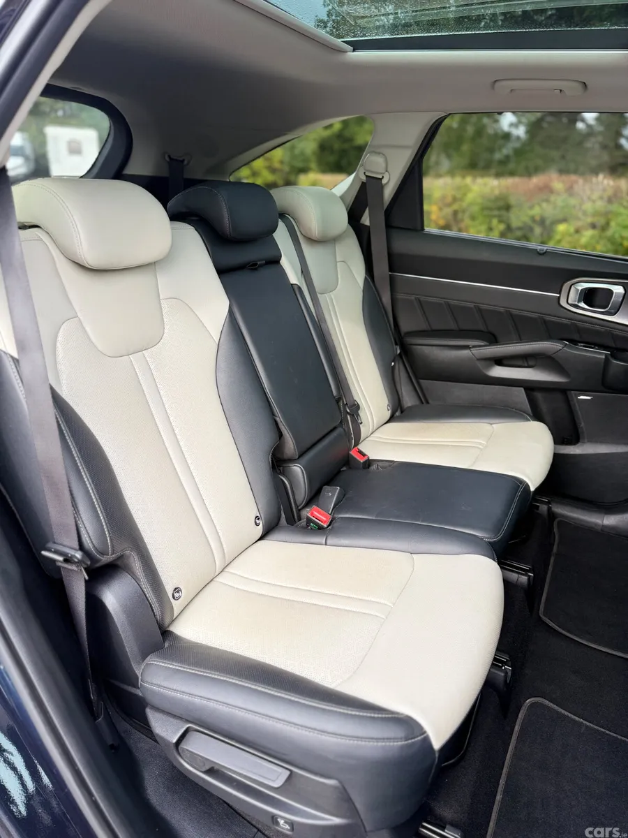Kia Sorento SUV, Petrol Plug-in Hybrid, 2023, Blue