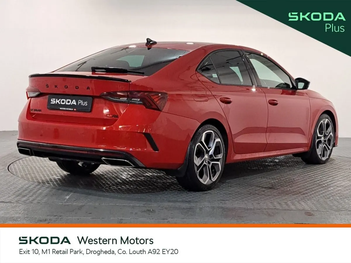 Skoda Octavia Saloon, Diesel, 2022, Red