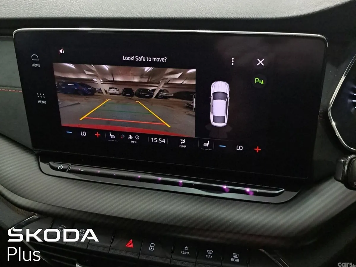 Skoda Octavia Saloon, Diesel, 2022, Red