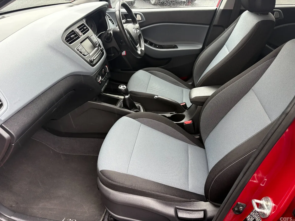 Hyundai i20 Hatchback, Petrol, 2019, Red
