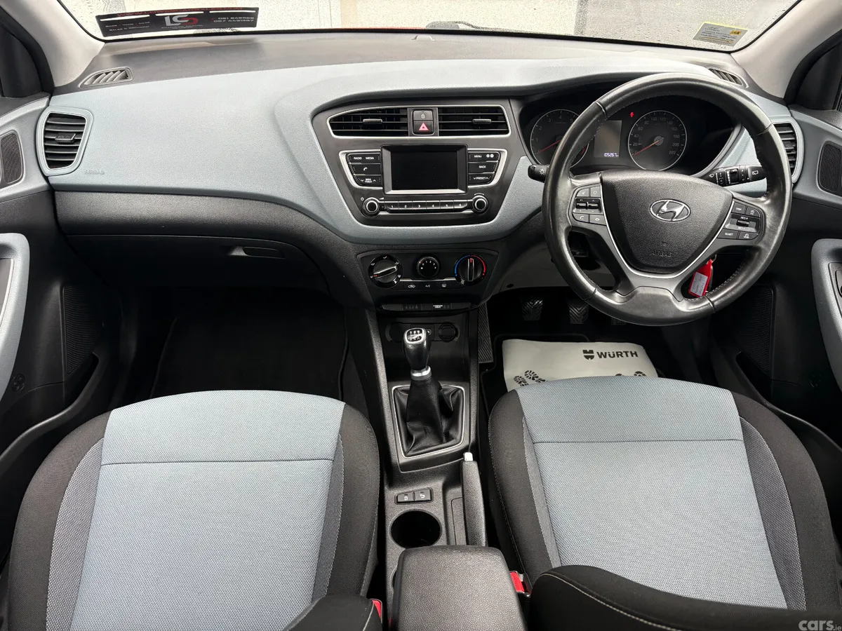 Hyundai i20 Hatchback, Petrol, 2019, Red