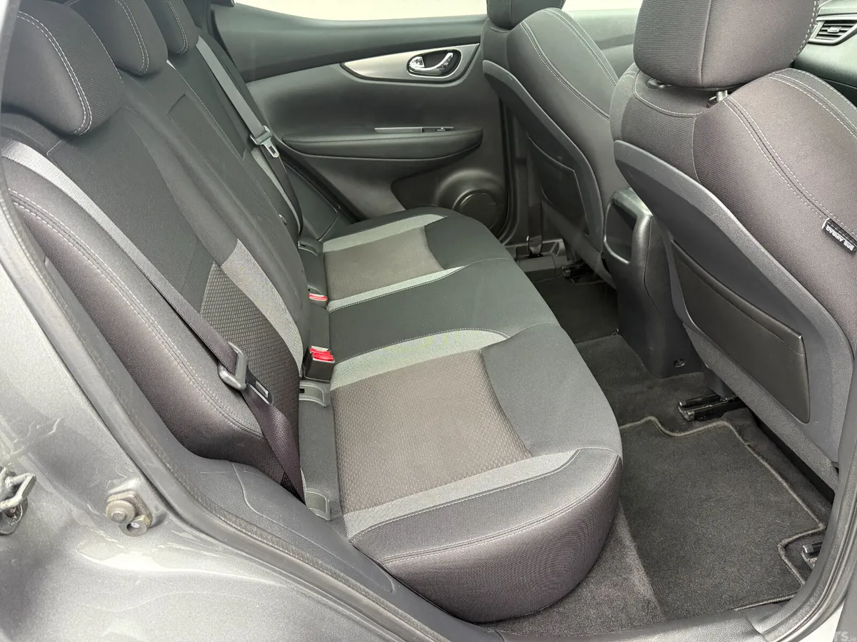 Nissan Qashqai MPV, Petrol, 2019, Grey