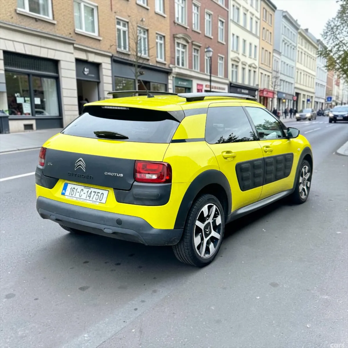 Citroen C4 Cactus Hatchback, Petrol, 2016, Yellow