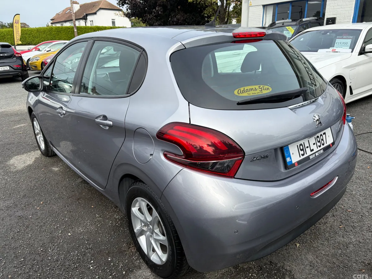 Peugeot 208 Hatchback, Petrol, 2019, Grey