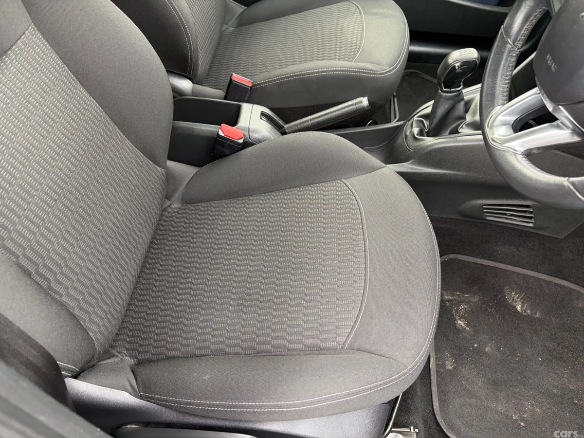 Peugeot 208 Hatchback, Petrol, 2019, Grey