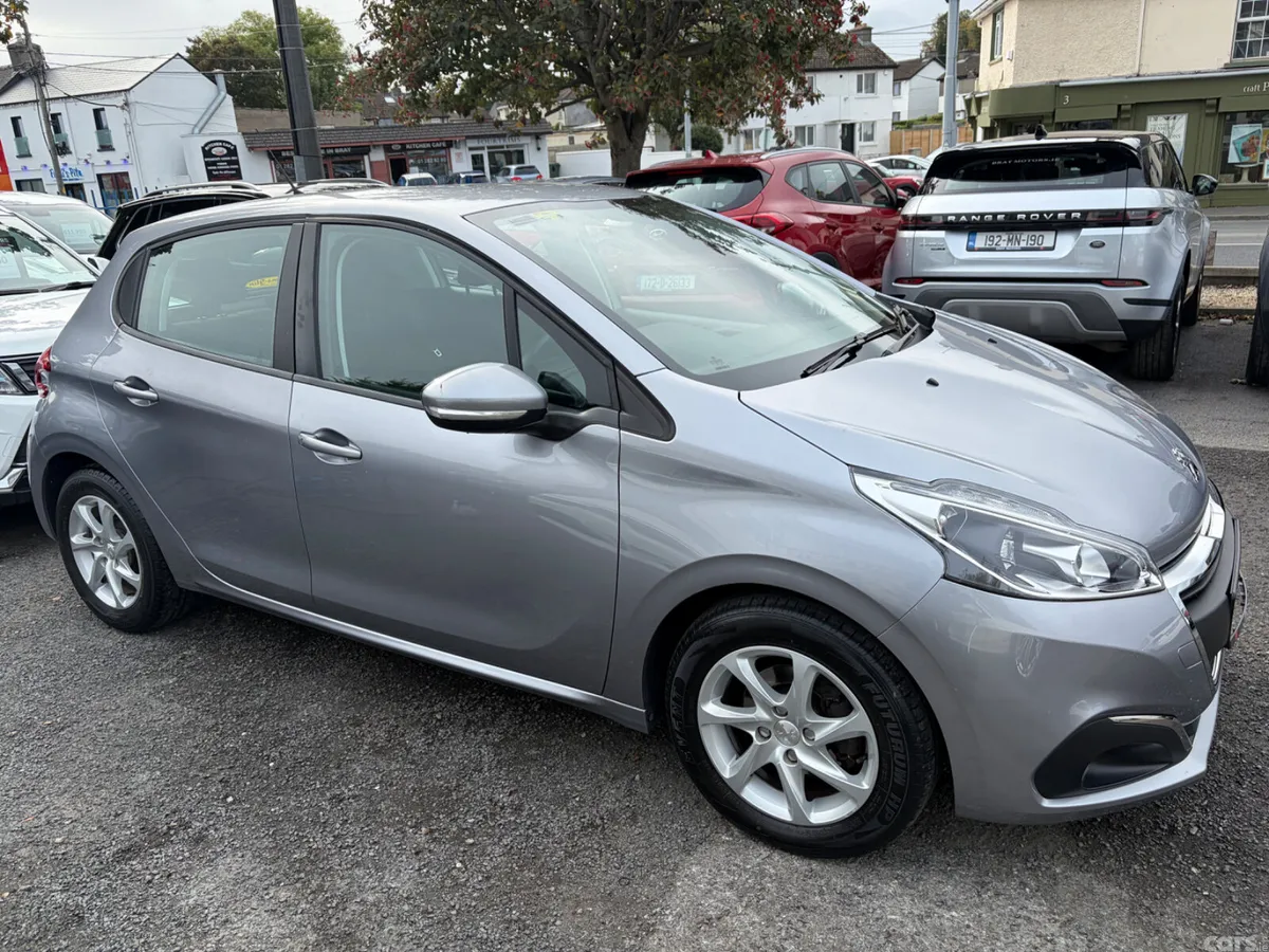 Peugeot 208 Hatchback, Petrol, 2019, Grey