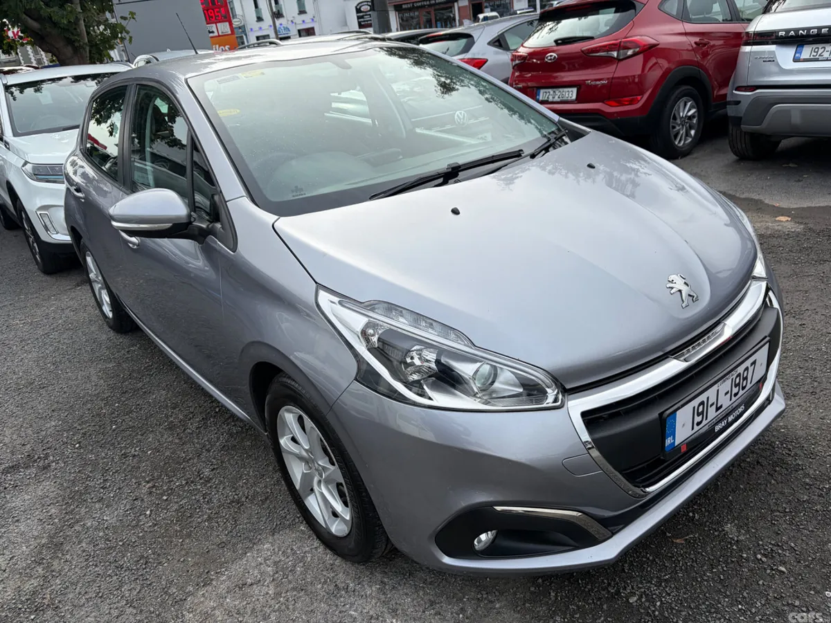 Peugeot 208 Hatchback, Petrol, 2019, Grey