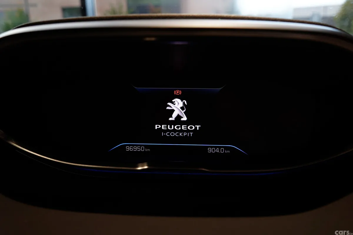 Peugeot 5008 MPV, Diesel, 2023, Black