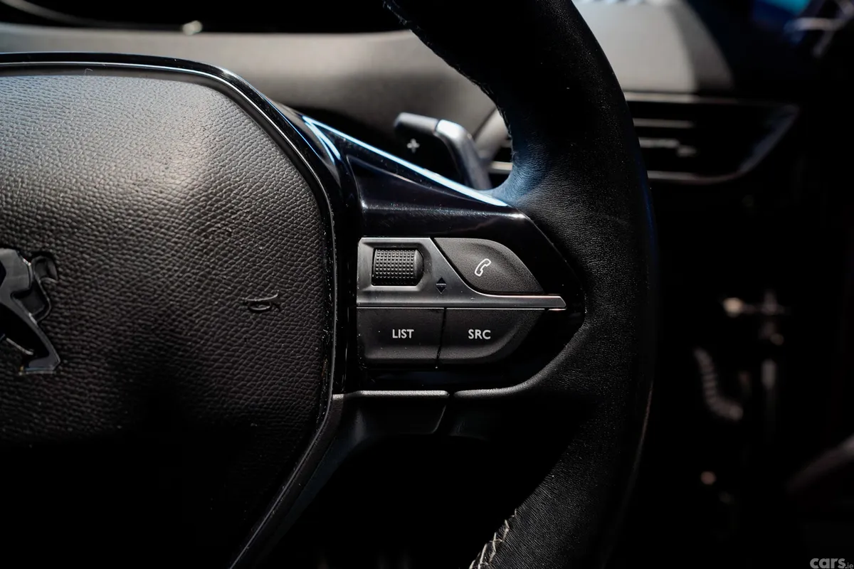 Peugeot 5008 MPV, Diesel, 2023, Black