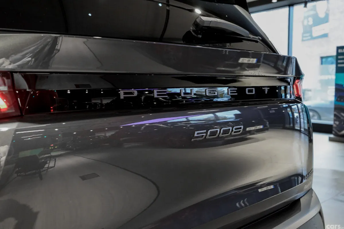 Peugeot 5008 MPV, Petrol Hybrid, 2026, Grey