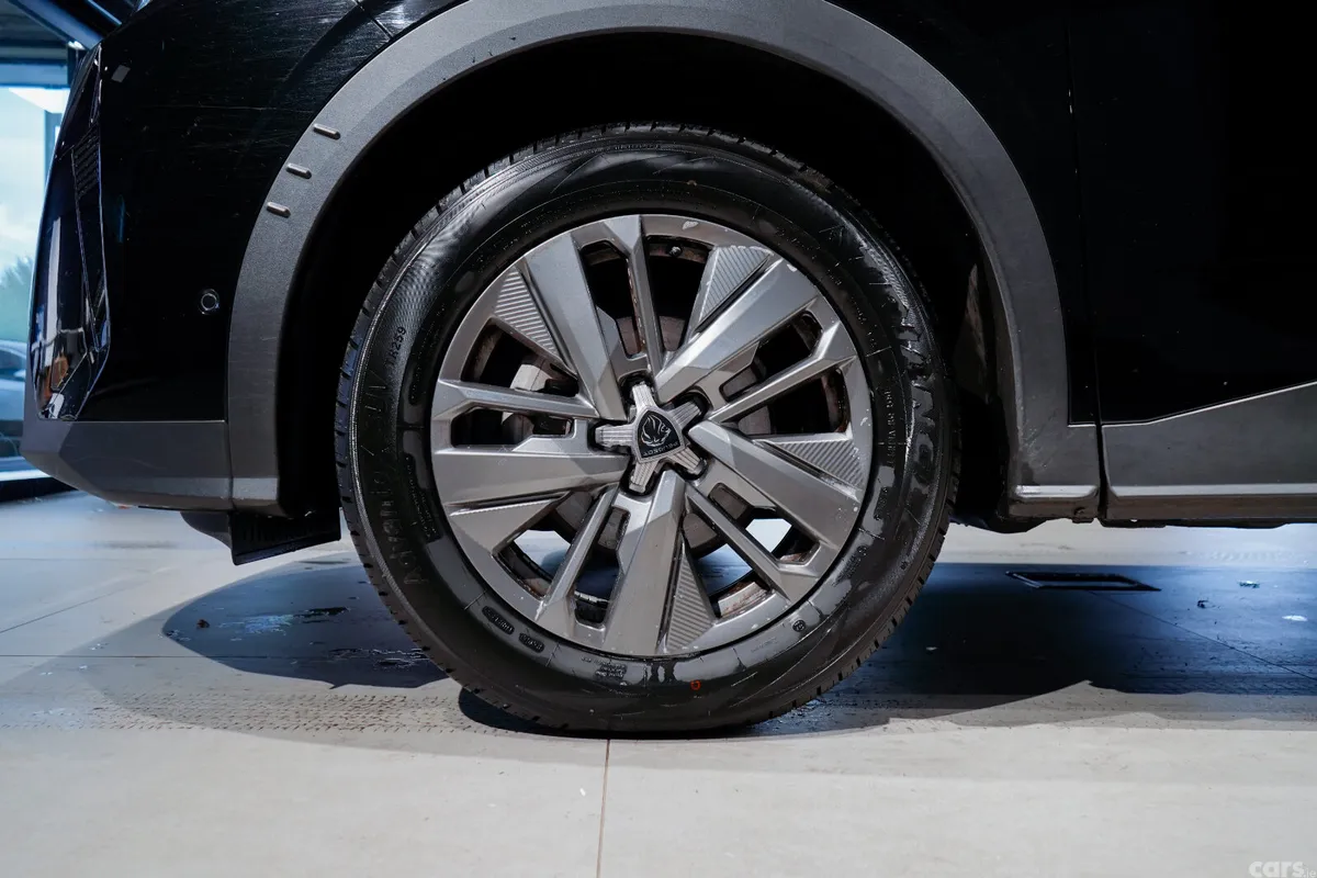 Peugeot 5008 MPV, Petrol Hybrid, 2026, Black