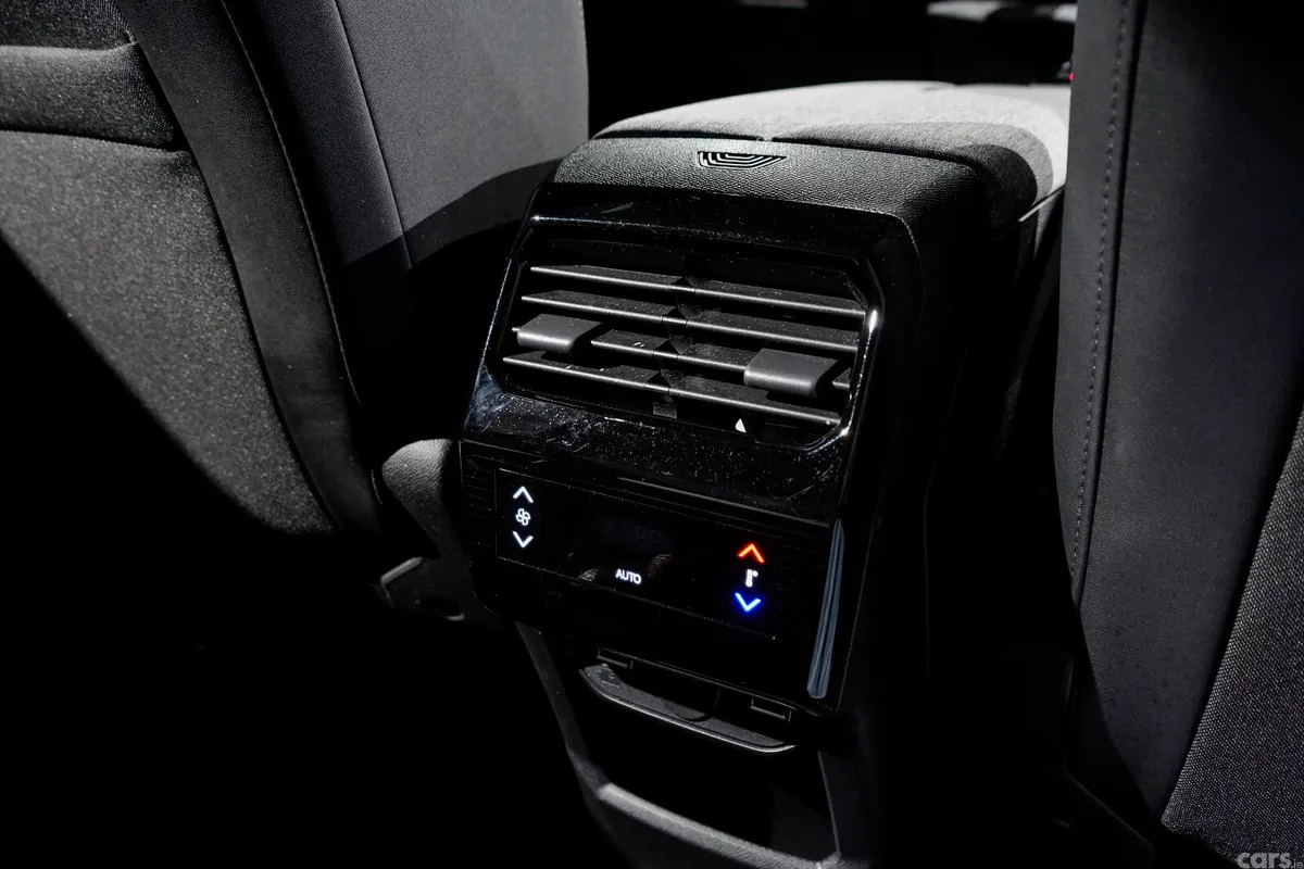Peugeot 5008 MPV, Petrol Hybrid, 2026, Black