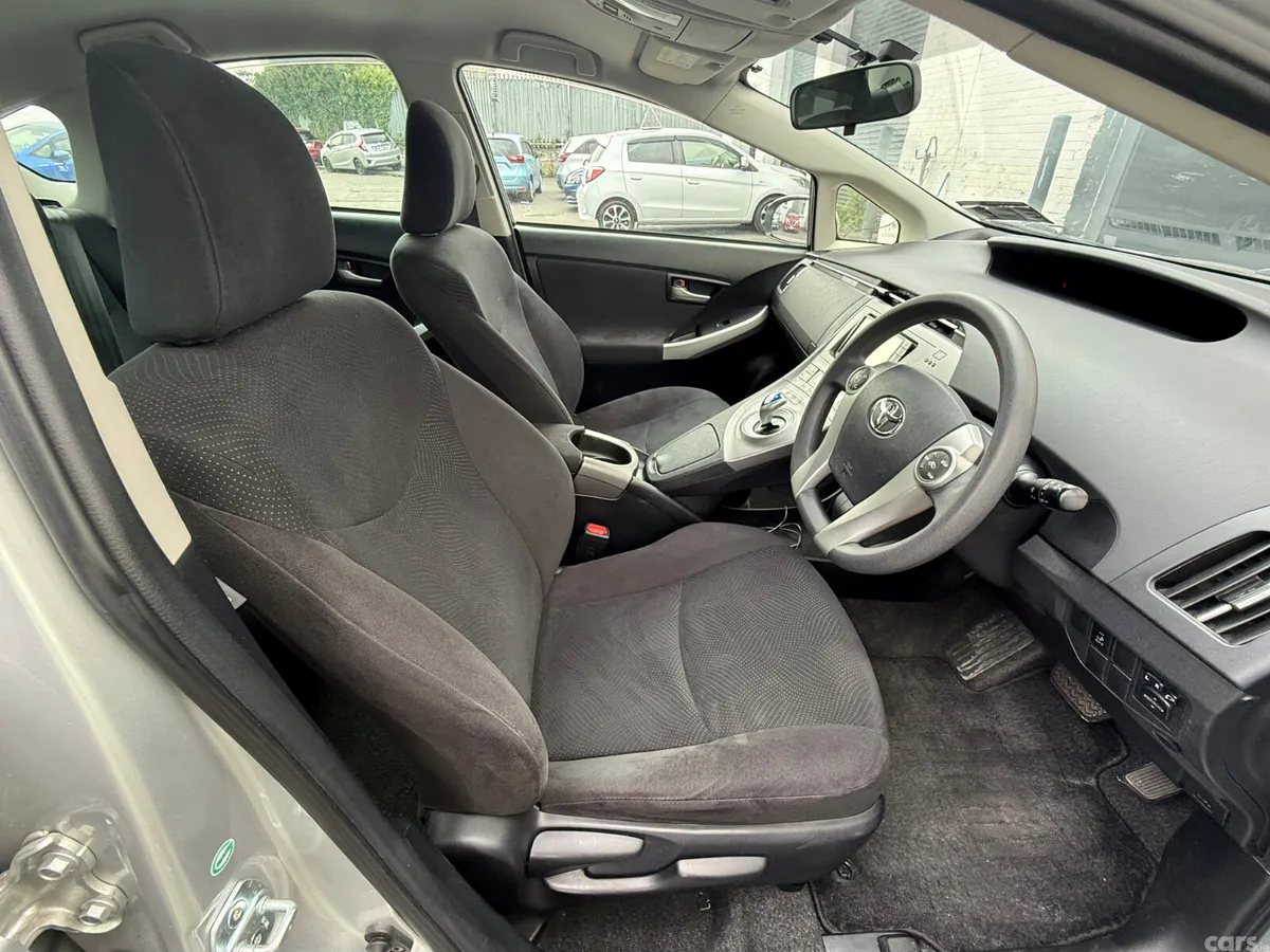 Toyota Prius Hatchback, Petrol Hybrid, 2015, Silver