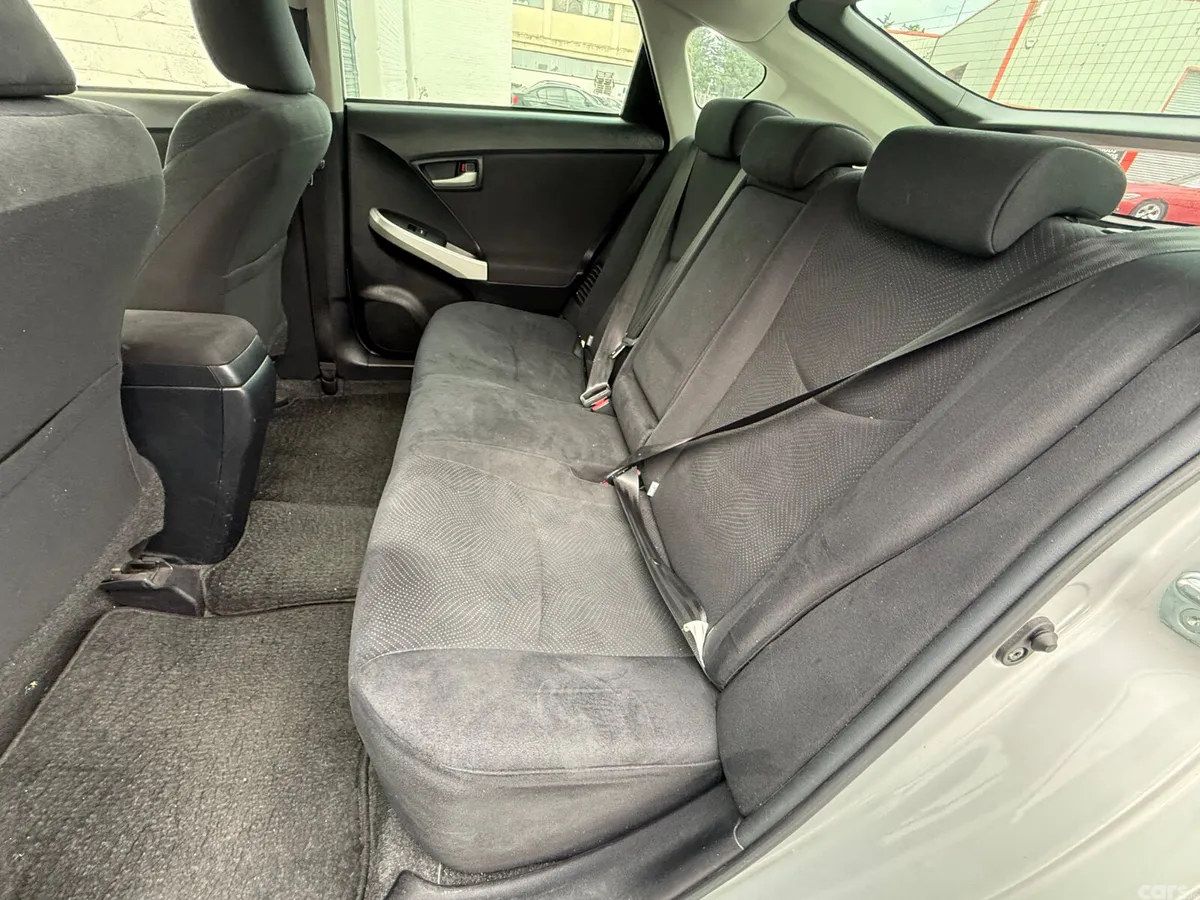 Toyota Prius Hatchback, Petrol Hybrid, 2015, Silver