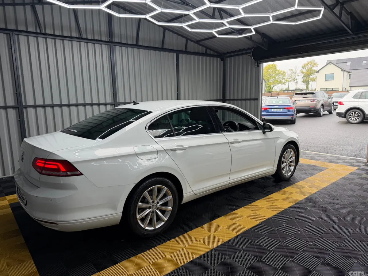 Volkswagen Passat Saloon, Diesel, 2018, White