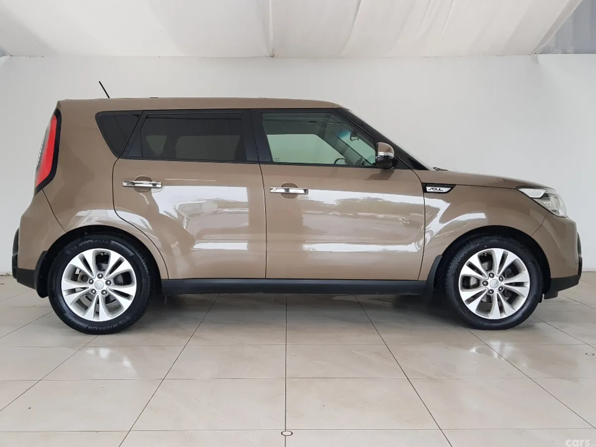 Kia Soul Hatchback, Diesel, 2015, Brown