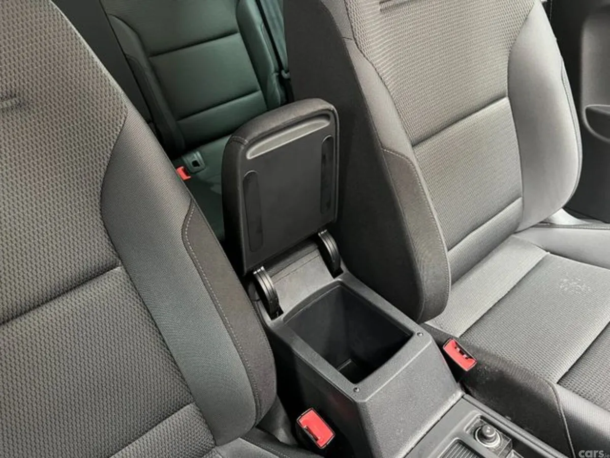 Volkswagen Golf Estate, Petrol, 2020, Red