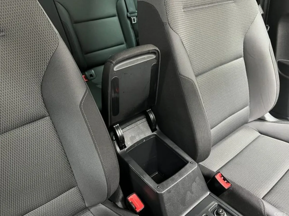 Volkswagen Golf Estate, Petrol, 2019, Blue