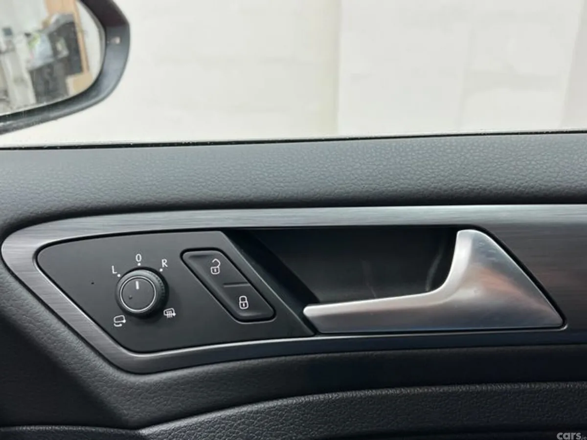 Volkswagen Golf Estate, Petrol, 2020, Red