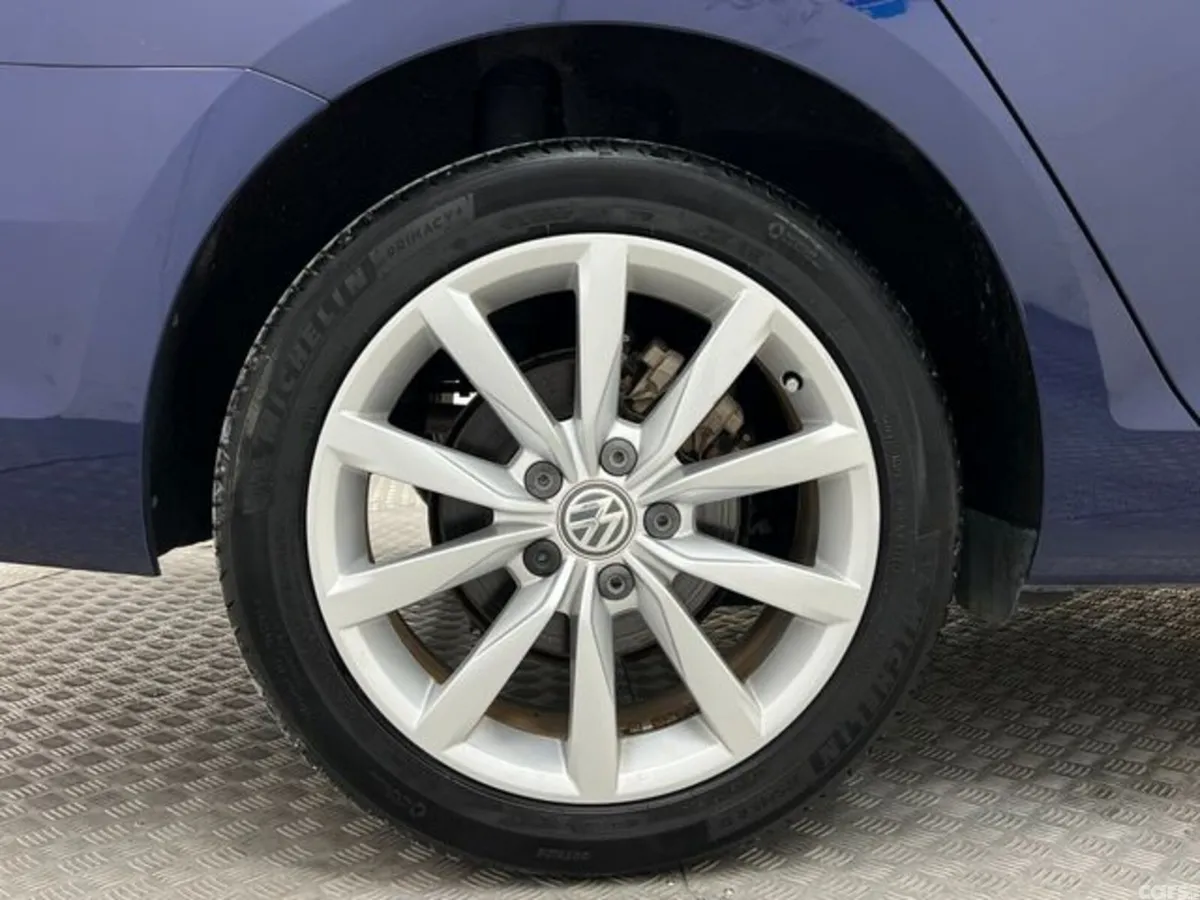 Volkswagen Golf Estate, Petrol, 2019, Blue