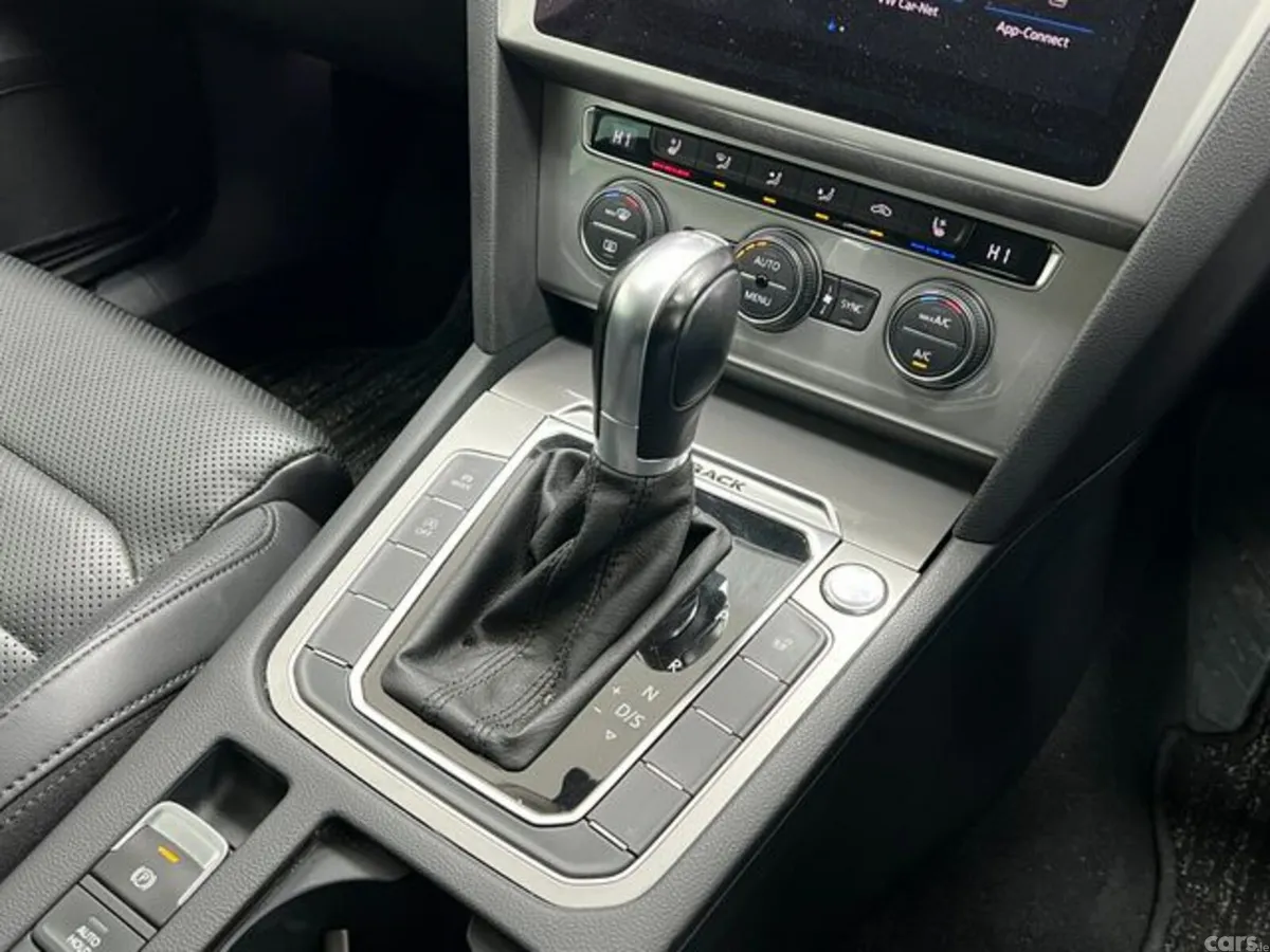 Volkswagen Passat Estate, Diesel, 2020, White