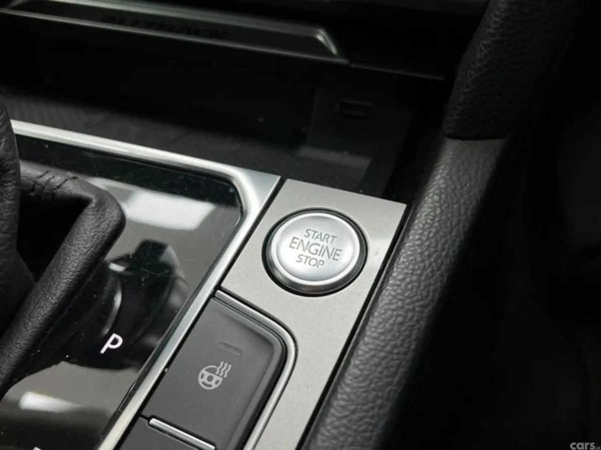 Volkswagen Passat Estate, Diesel, 2020, White