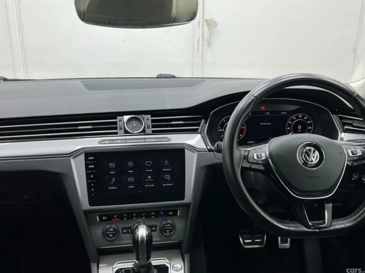 Volkswagen Passat Estate, Diesel, 2020, White