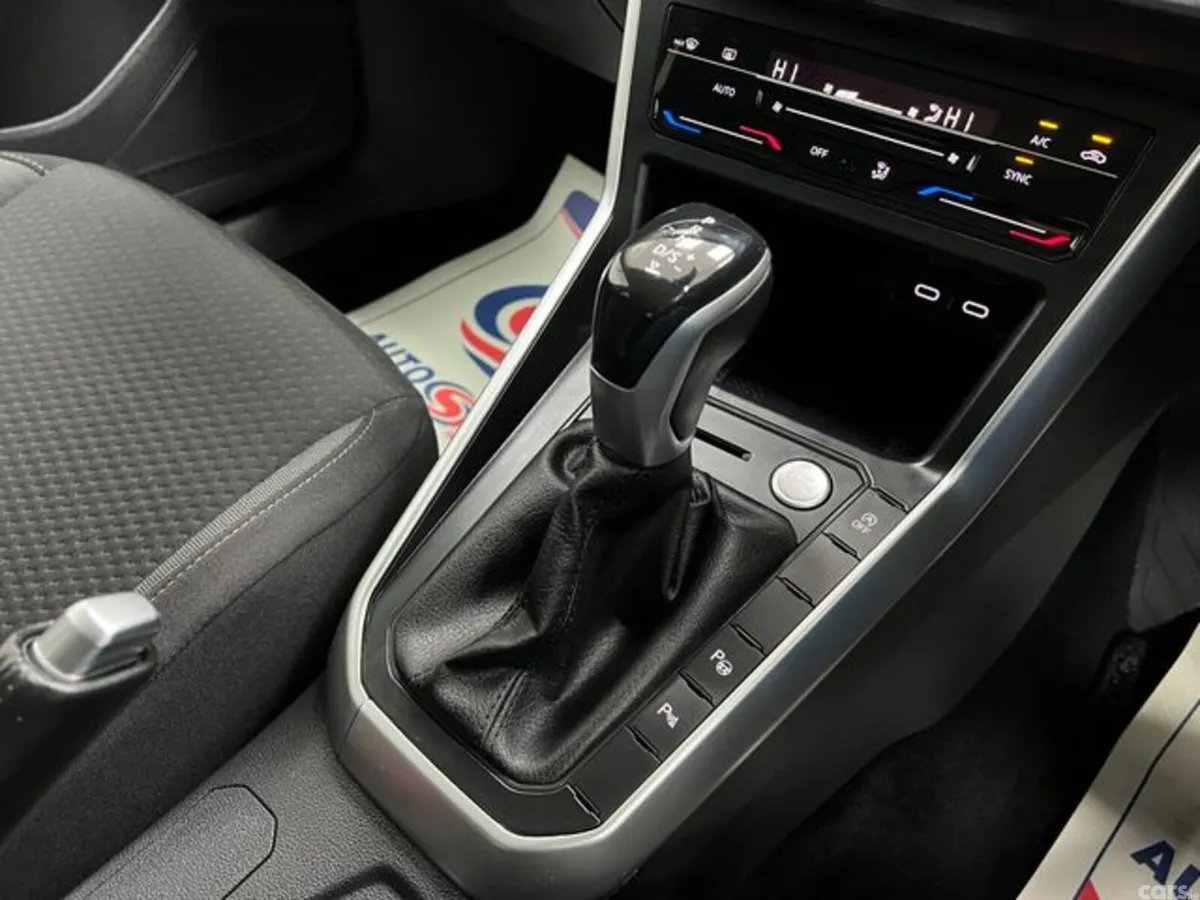 Volkswagen Polo Hatchback, Petrol, 2023, Blue