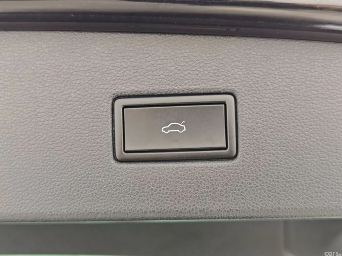Volkswagen Tiguan SUV, Petrol, 2020, Black