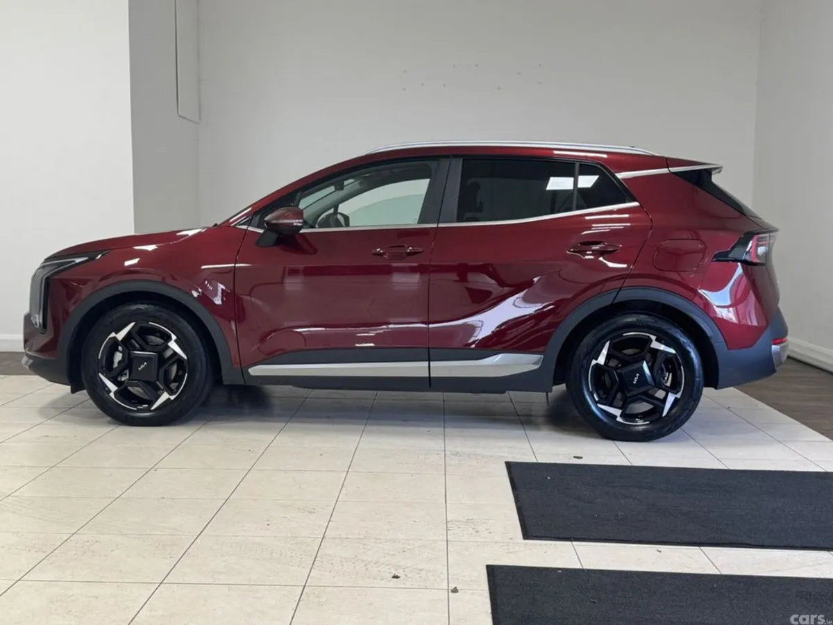 Kia Sportage MPV, Diesel Hybrid, 2026, Red