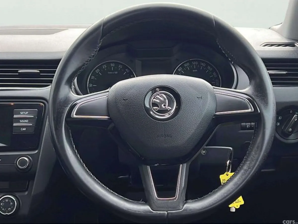 Skoda Octavia Saloon, Diesel, 2016, Red