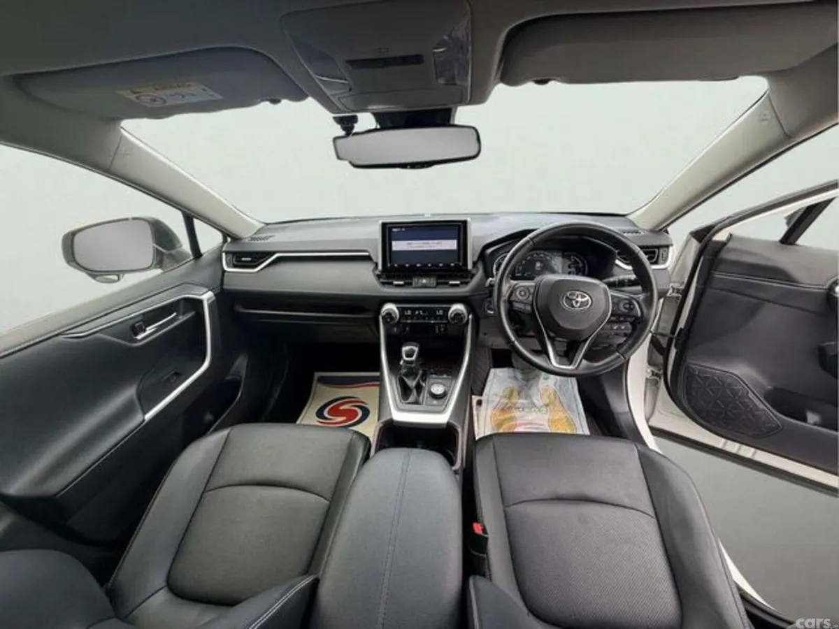 Toyota RAV4 SUV, Petrol Hybrid, 2022, White