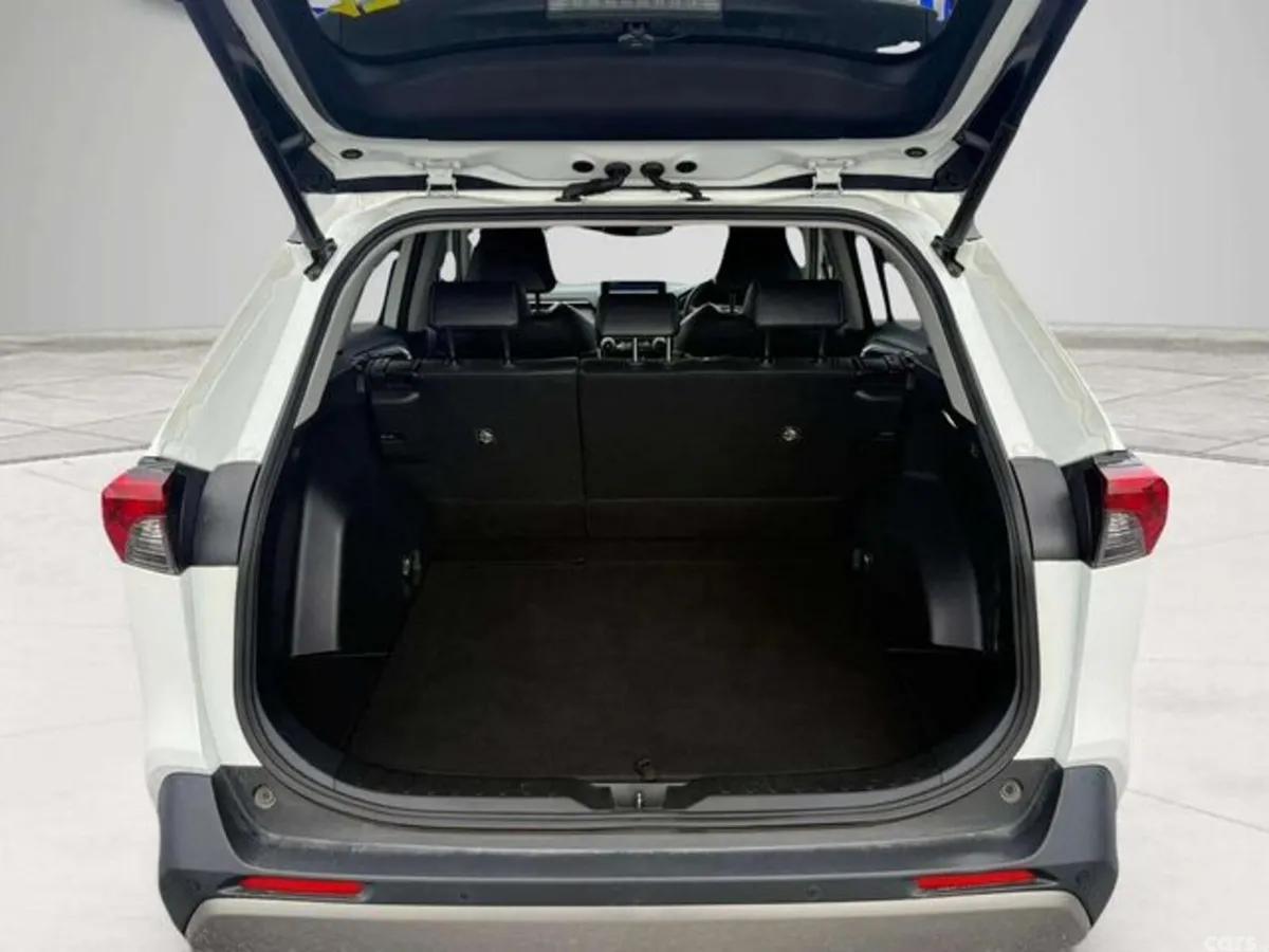 Toyota RAV4 SUV, Petrol Hybrid, 2022, White