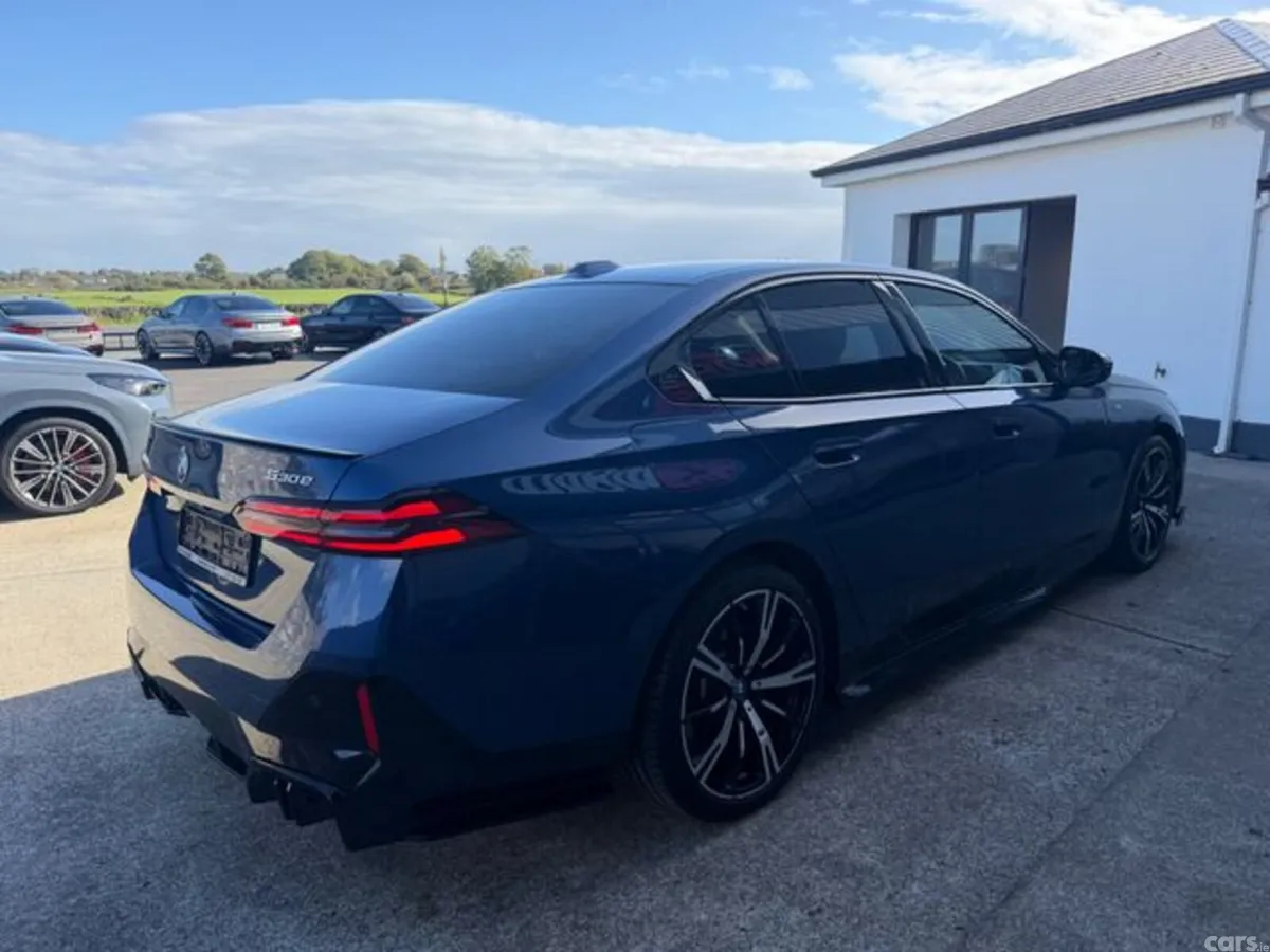 BMW 5-Series Saloon, Petrol Plug-in Hybrid, 2024, Blue