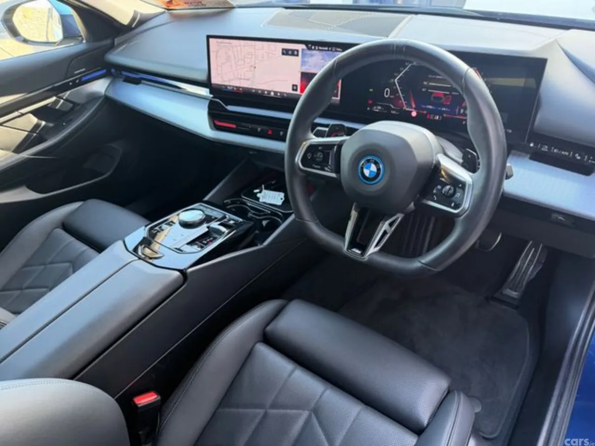 BMW 5-Series Saloon, Petrol Plug-in Hybrid, 2024, Blue