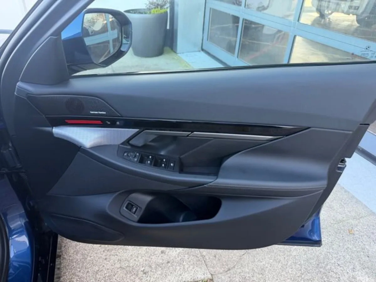 BMW 5-Series Saloon, Petrol Plug-in Hybrid, 2024, Blue