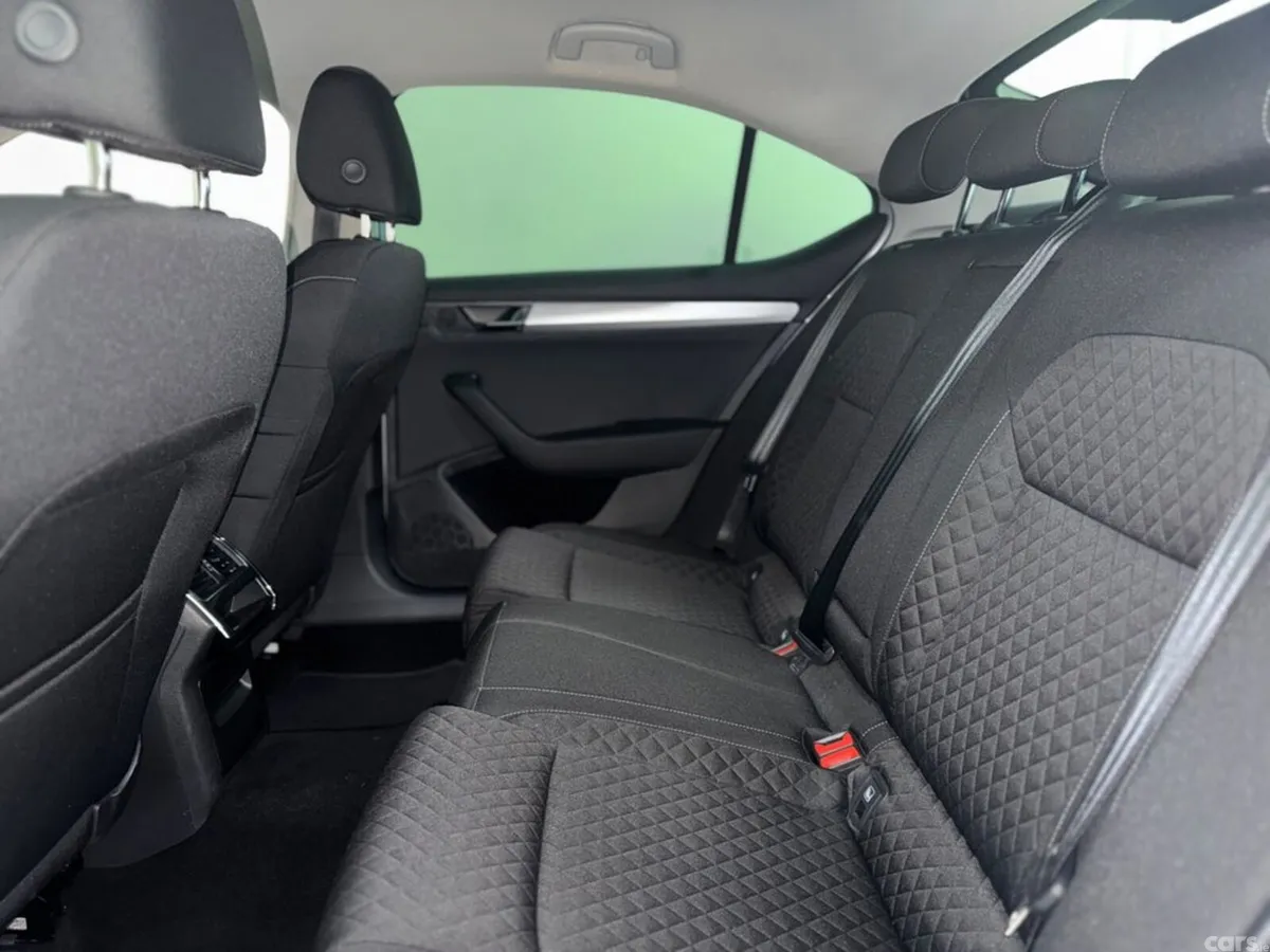 Skoda Superb Saloon, Diesel, 2023, Grey