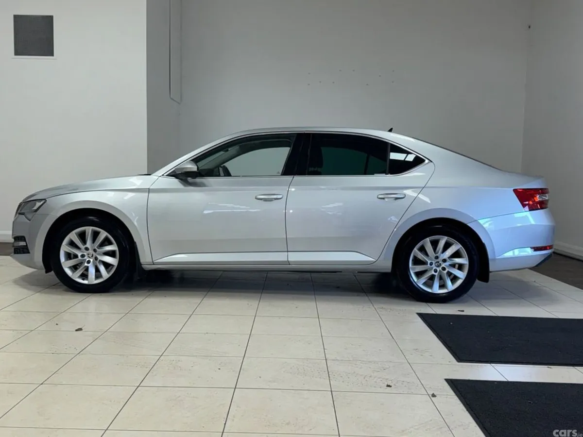 Skoda Superb Saloon, Diesel, 2023, Grey