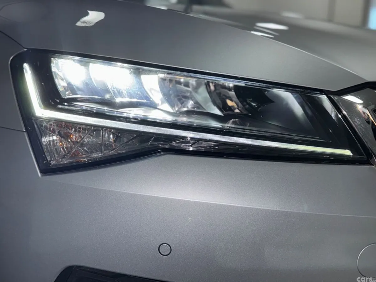 Skoda Superb Saloon, Diesel, 2023, Grey