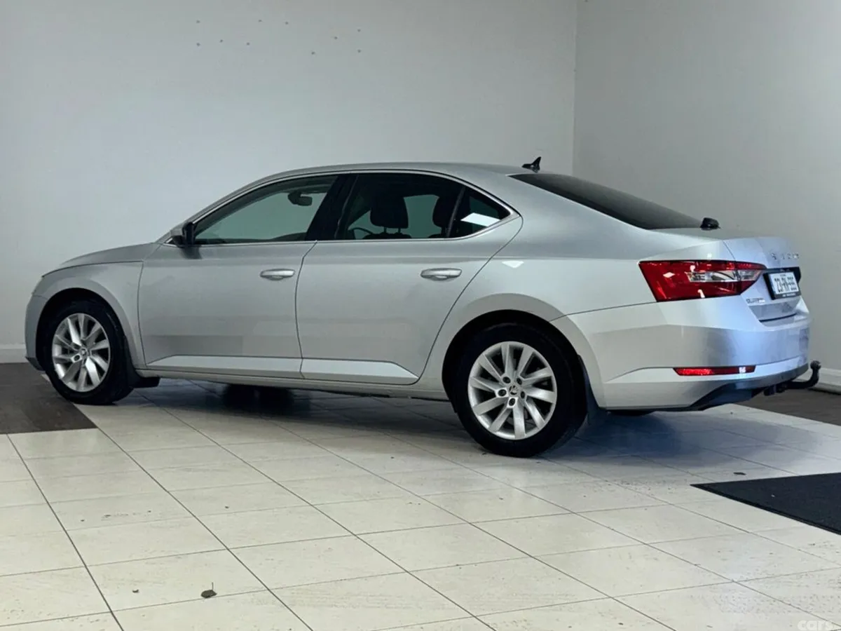 Skoda Superb Saloon, Diesel, 2023, Grey