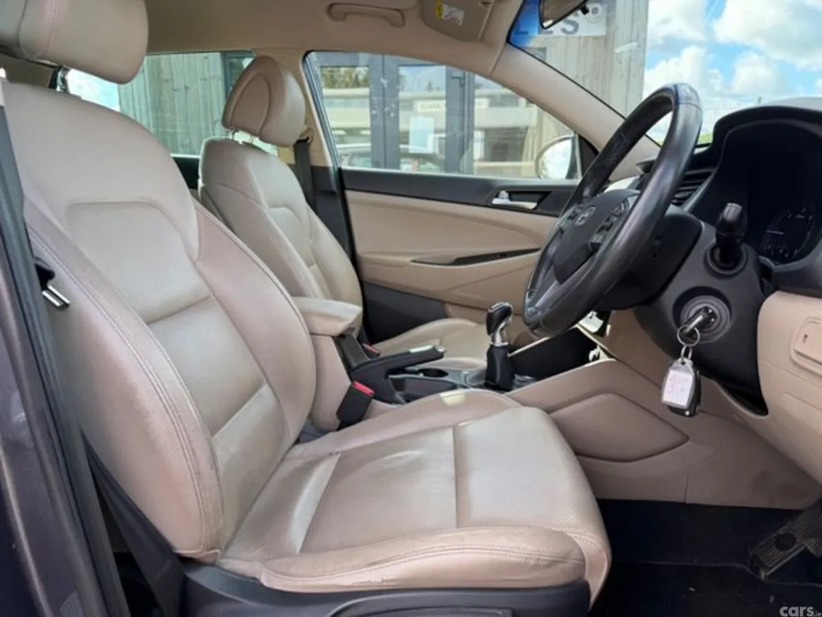 Hyundai Tucson MPV, Diesel, 2016, Grey