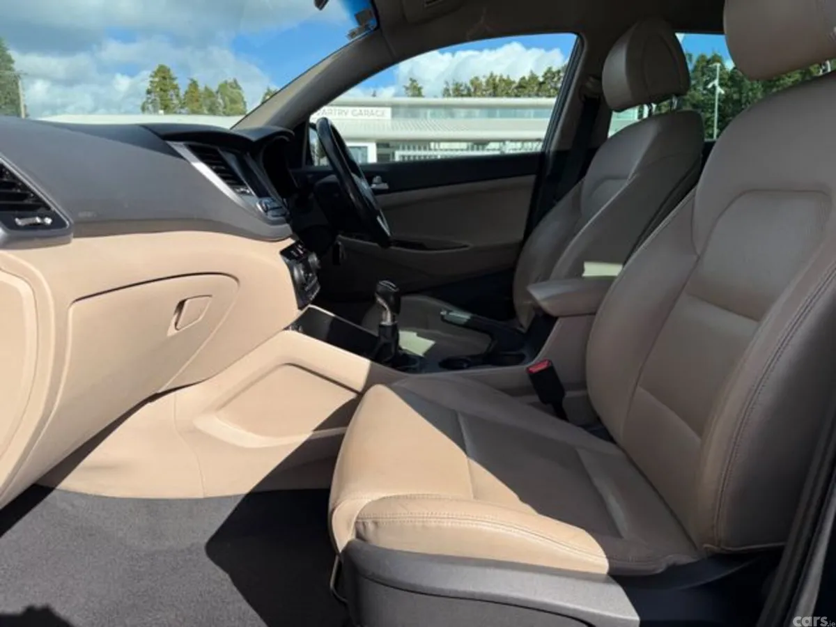 Hyundai Tucson MPV, Diesel, 2016, Grey
