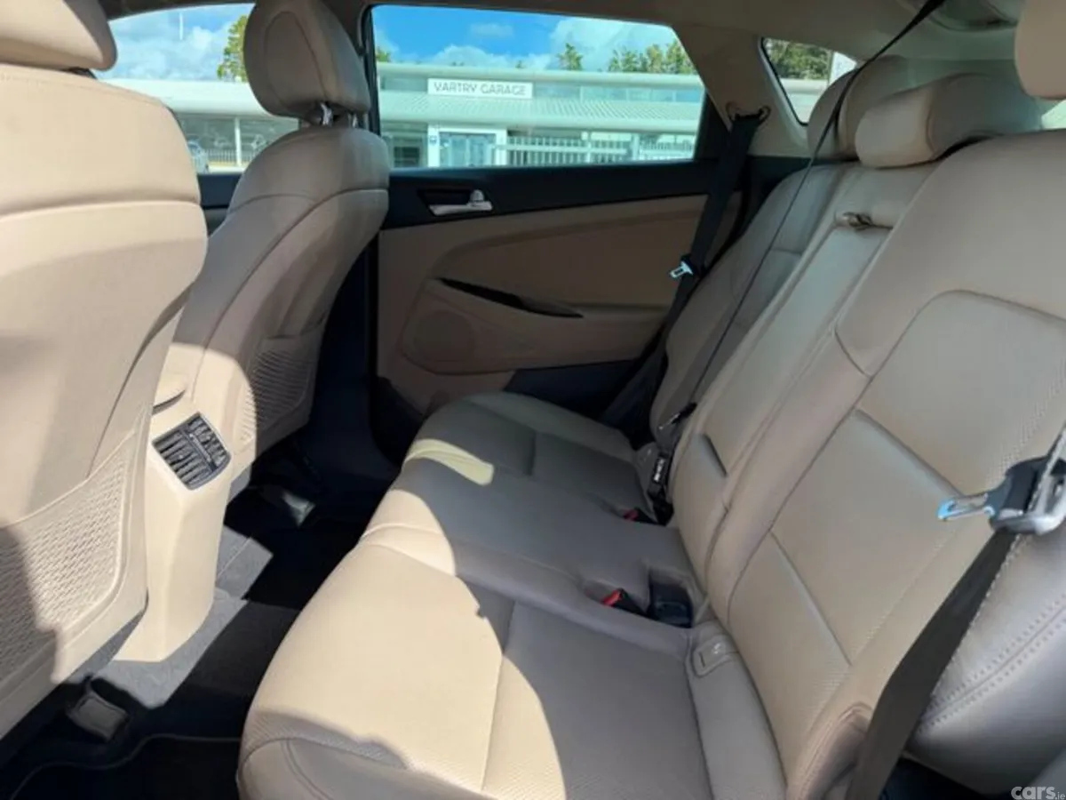 Hyundai Tucson MPV, Diesel, 2016, Grey