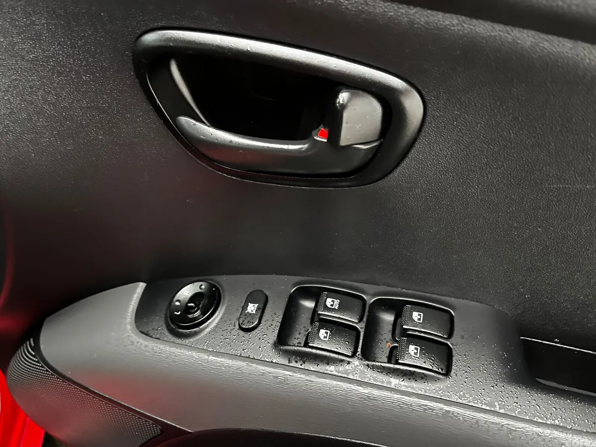 Hyundai i10 Hatchback, Petrol, 2013, Red