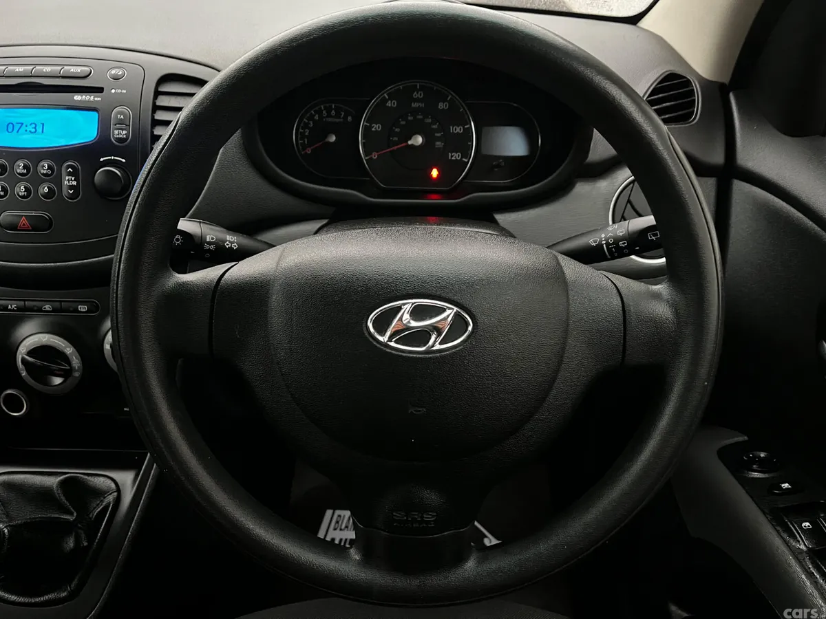 Hyundai i10 Hatchback, Petrol, 2013, Red
