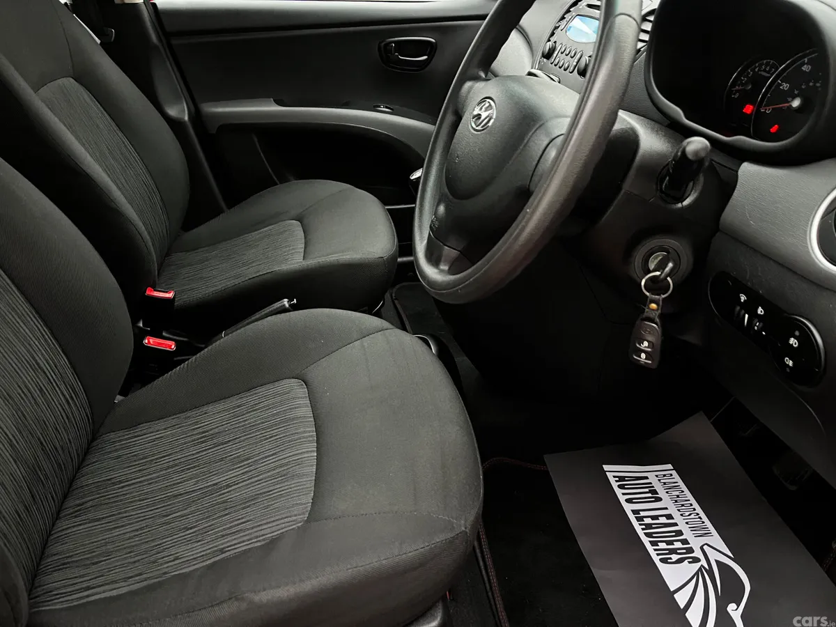 Hyundai i10 Hatchback, Petrol, 2013, Red