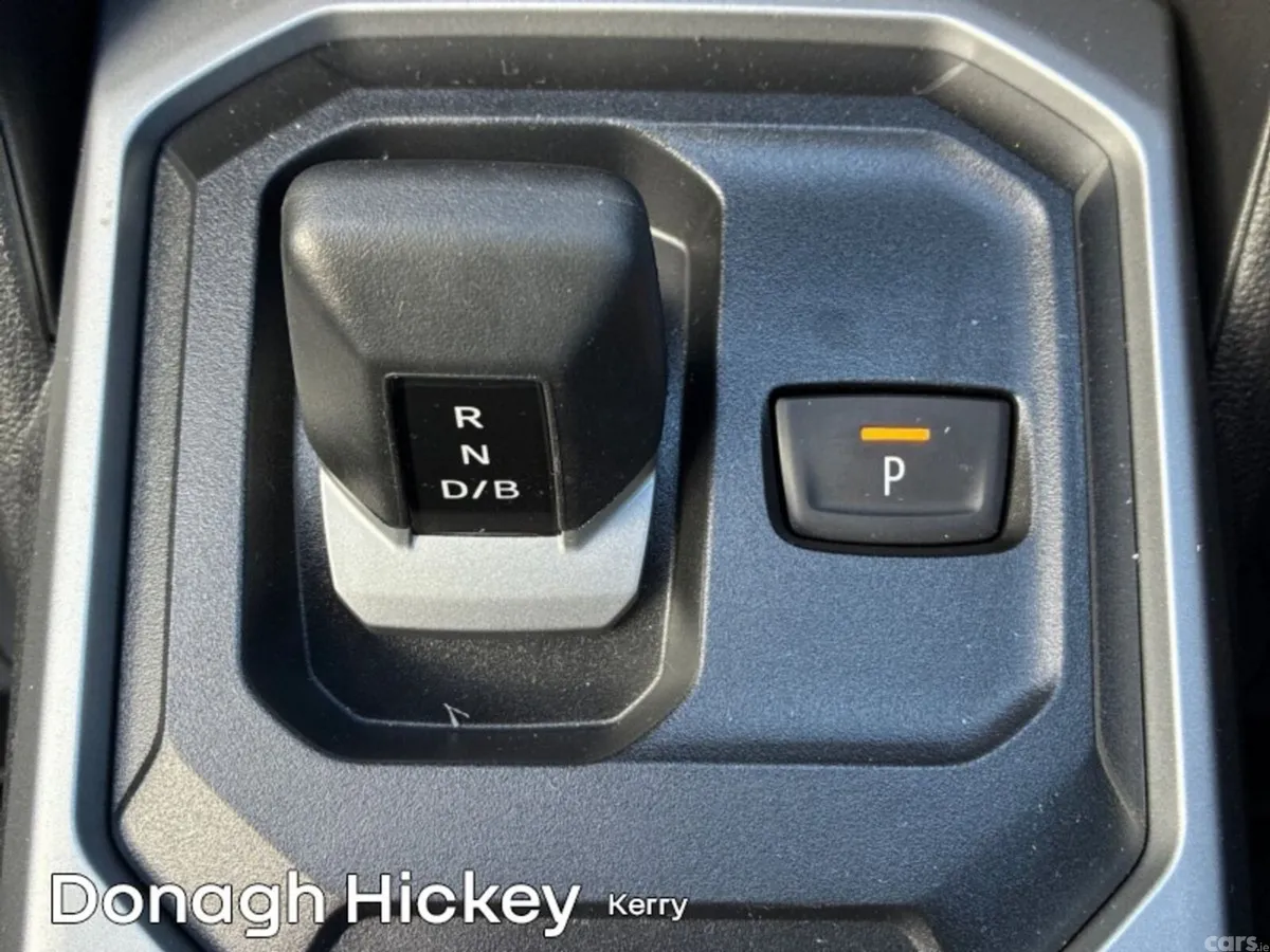 Dacia Duster SUV, Petrol Hybrid, 2026, Green
