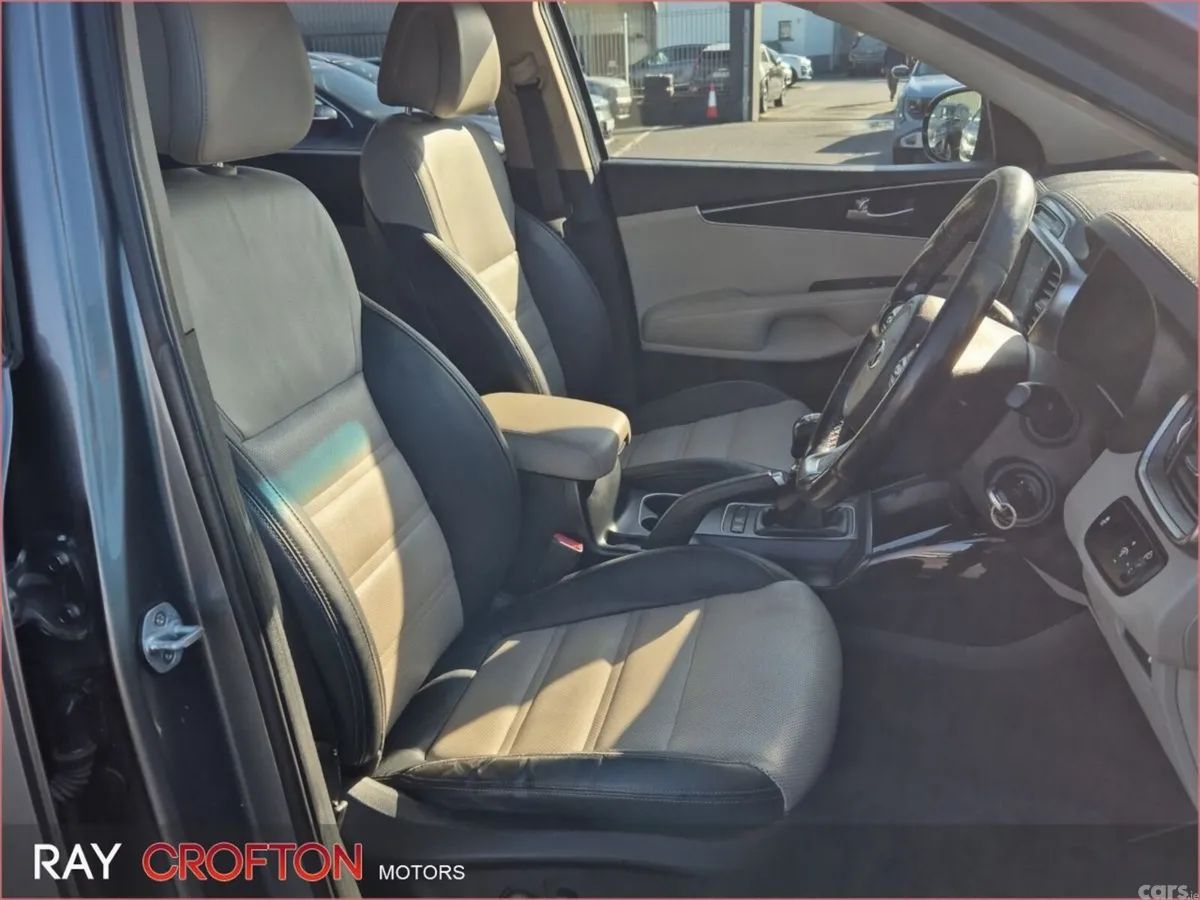Kia Sorento SUV, Diesel, 2017, Grey