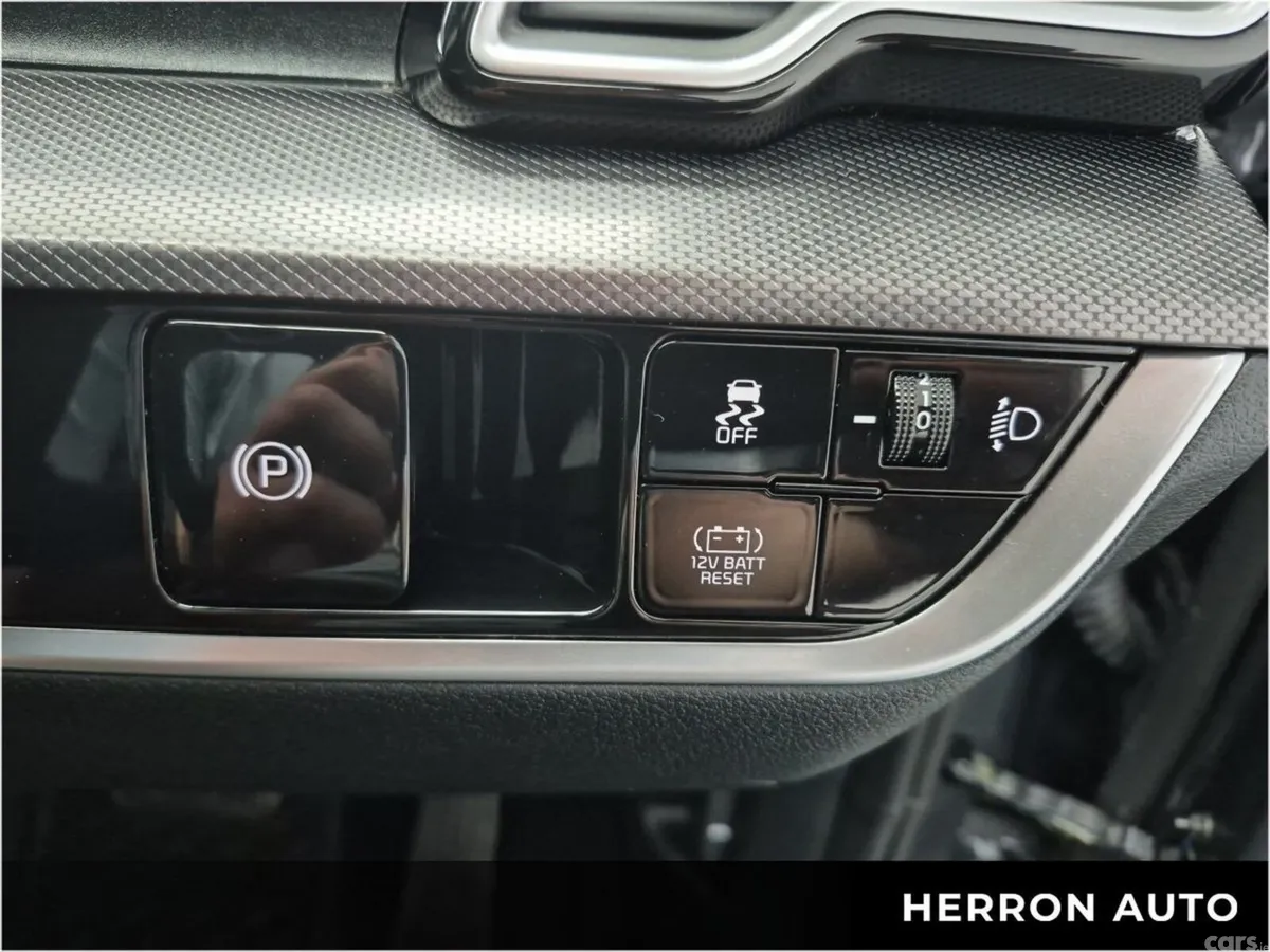 Kia Sportage SUV, Petrol Hybrid, 2025, Grey