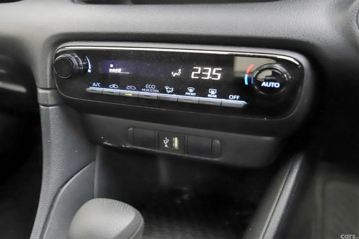 Toyota Yaris Hatchback, Petrol Hybrid, 2021, Brown